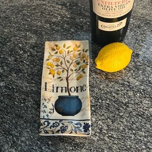Limone 🍋 Bread and Herbed Oil Dipping Tray